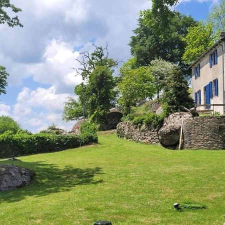 Gite A La Tour De Peyrebrune Villa Alrance Exterior foto